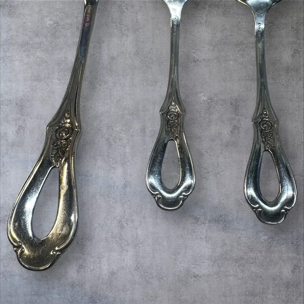 Oneida TOUJOURS Heirloom Stainless Flatware - Set of 3 Spoons‎